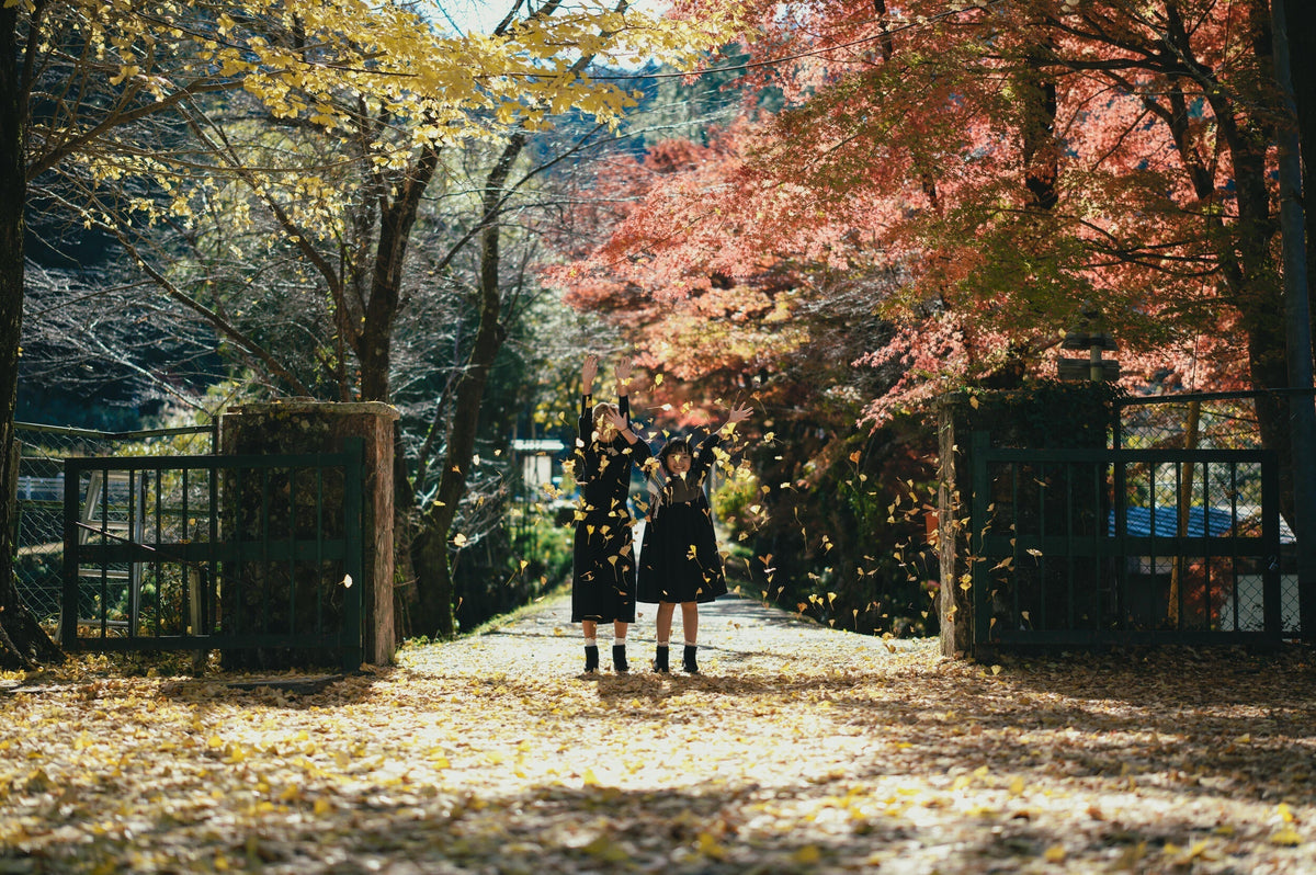CAPTURE THE IRREPLACEABLE MOMENTS AND EMOTIONS WITH BEAUTIFUL RENDITION AND AN EXQUISITE SENSE OF DISTANCE.