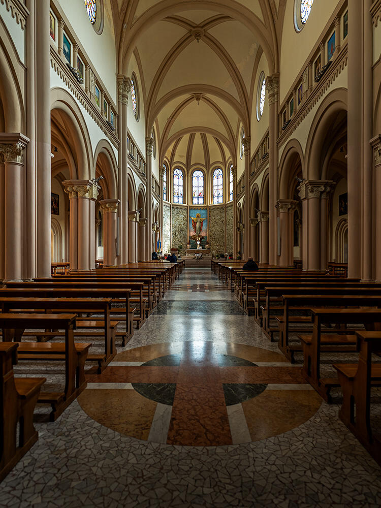 BEYOND GLASS AND METAL. SEE THE MAGIC OF LIGHT AND THE SOUL OF THE PLACE.